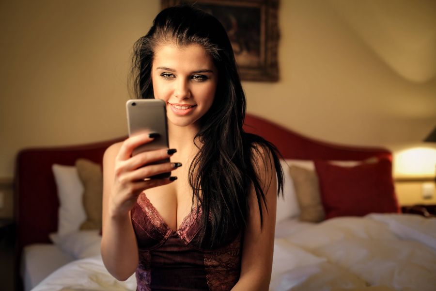 Rencontre par téléphone : la voix, des profils vérifiés et des connexions locales partout en France